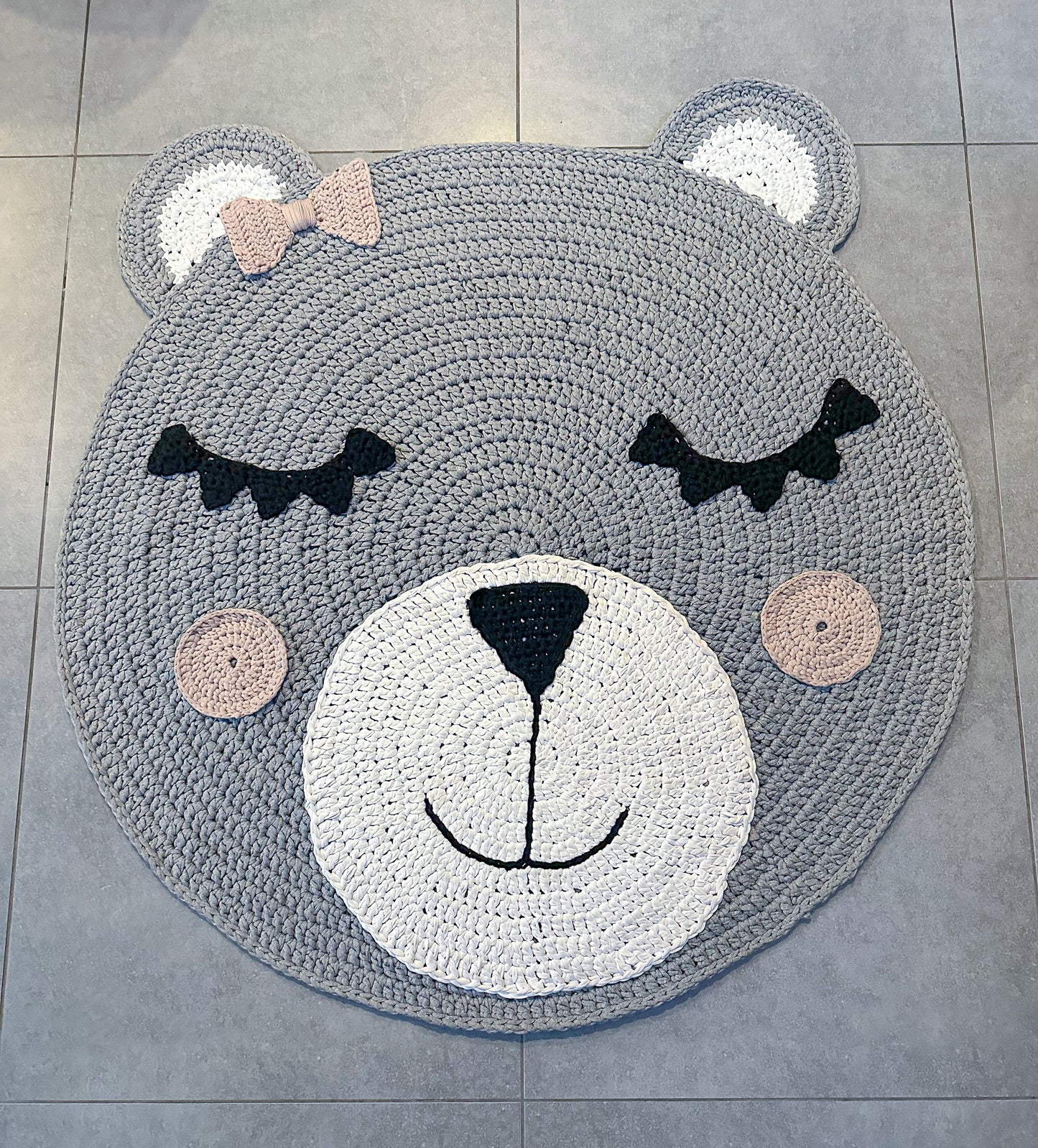 Dieser Bärenteppich ist das Highlight im Kinderzimmer, sorgt für Gemütlichkeit auf neuem Niveau