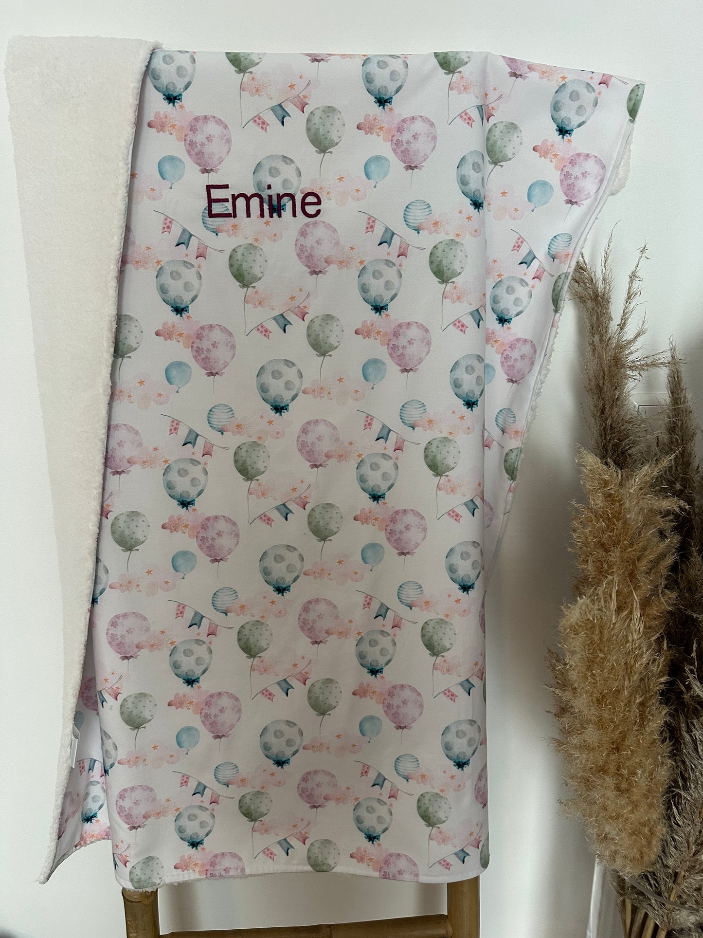 Kuschelige Babydecke aus Design & Frottee – Perfekt für zarte Träume