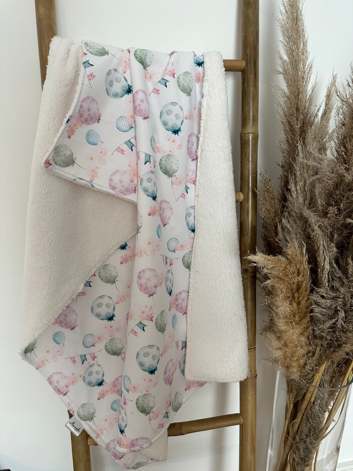 Kuschelige Babydecke aus Design & Frottee – Perfekt für zarte Träume