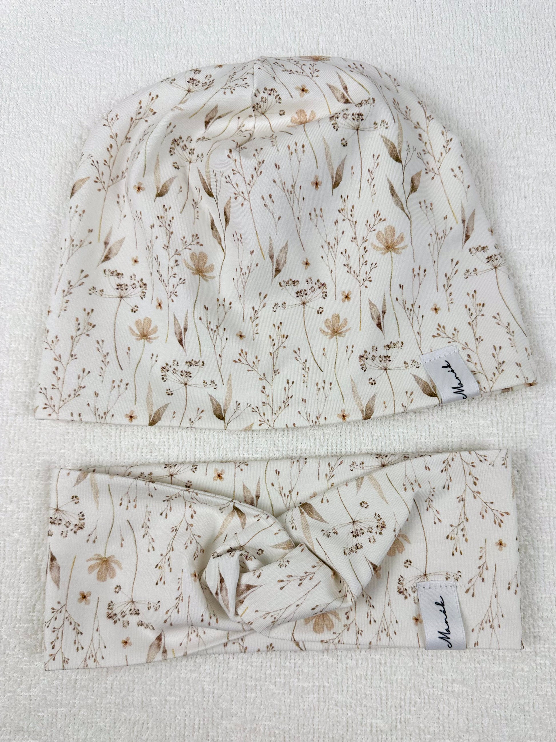  Beanie- und Stirnband-Kombinationen sind eine großartige Möglichkeit, um warm und stylisch durch die kalte Jahreszeit zu kommen.